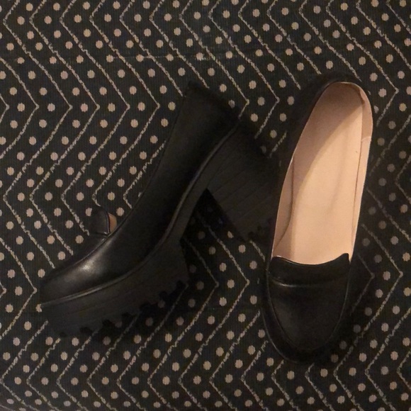Shoes - Black platform loafers really comfy